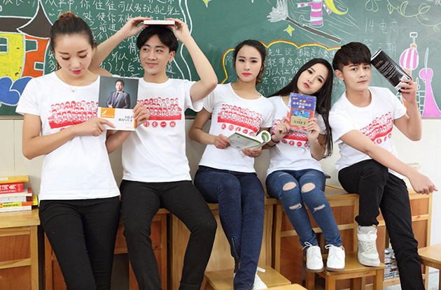 一个有兴趣进入个性T恤印花行业的新手，那T恤数码印花该怎么做？