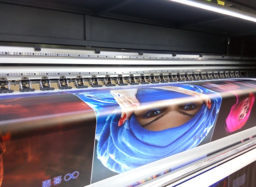 工业型uv卷对卷喷绘机配置怎样的？